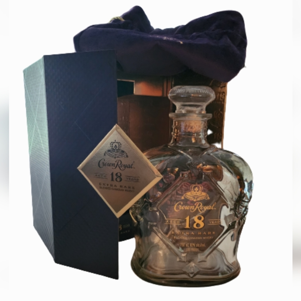 Crown Royal 18 Years Extra Rare -EMPTY Bottle, Box and Bag